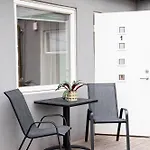 דירה Modern Near Train Station H77a *