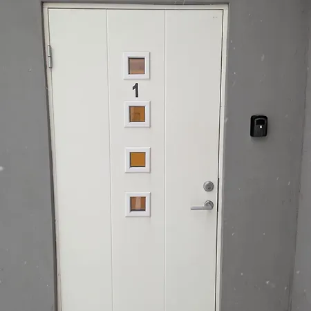 Modern Near Train Station H77a *