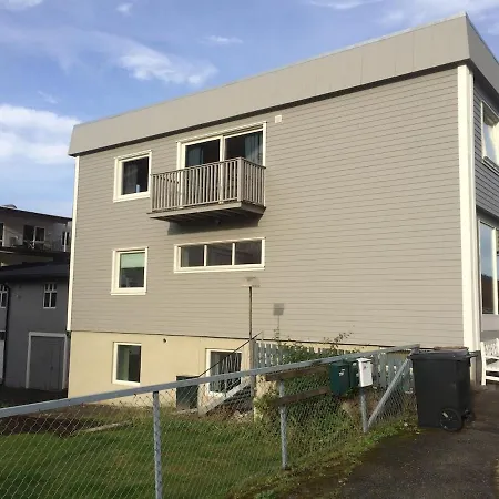 Modern Near Train Station H77a