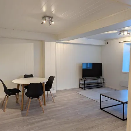 Modern Near Train Station H77a *