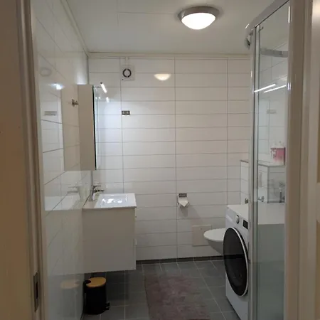 Modern Near Train Station H77a Apartment