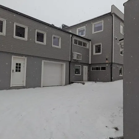 Modern Near Train Station H77a Daire Narvik