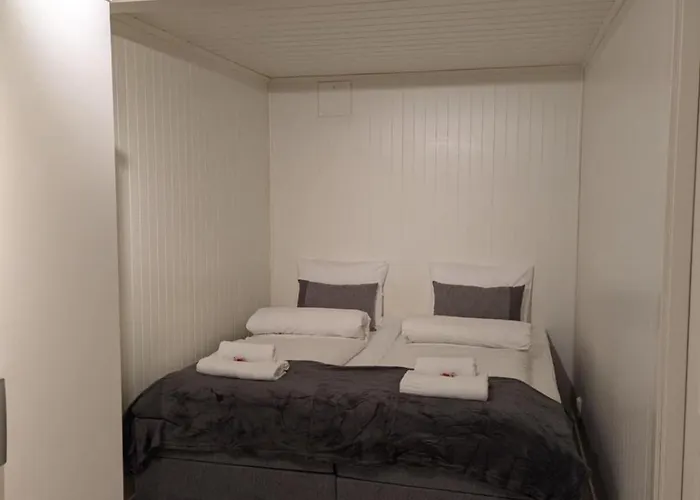 Modern Near Train Station H77a Апартаменты