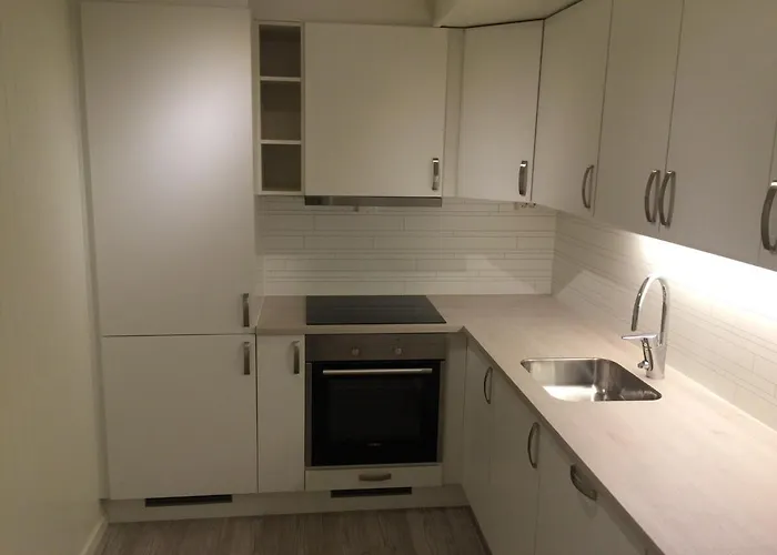 Апартаменты Modern Near Train Station H77a Нарвик