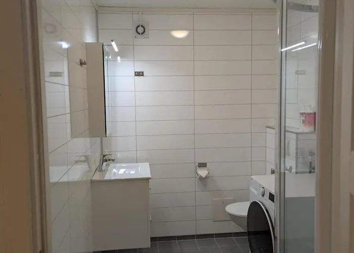 Modern Near Train Station H77a Апартаменты